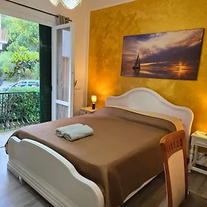 https://golden-hollidays.hotelitalianriviera.com